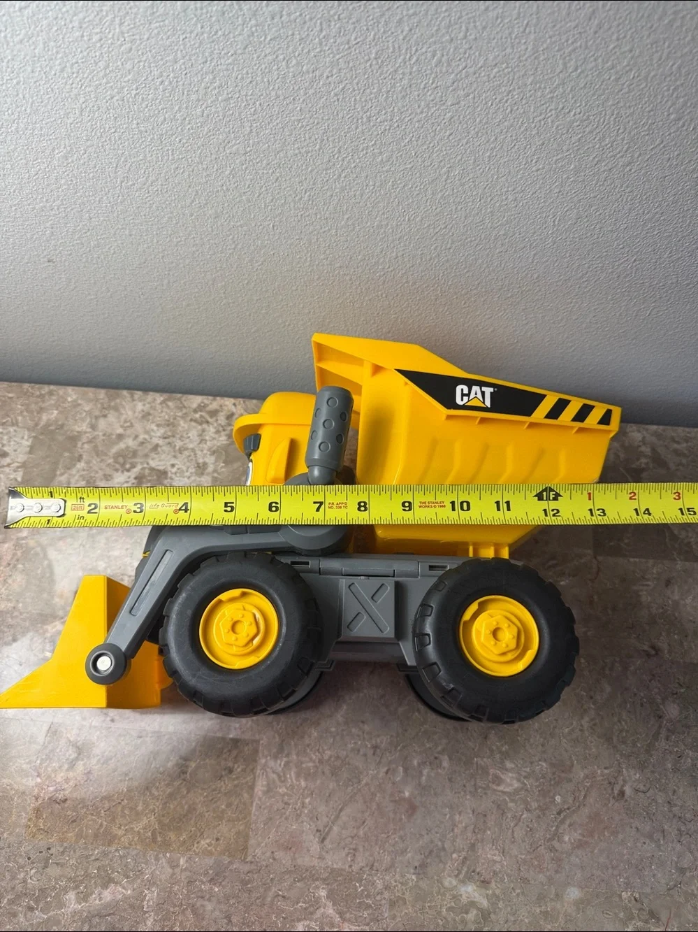 Funrise Cat Junior Crew Tipper 14” Electronic Construction Vehicle 82956